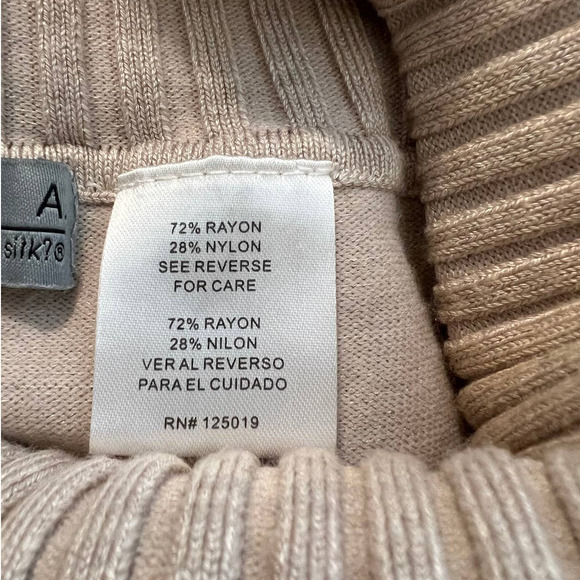 Joseph A Poncho Sweater in Tan Cowl Neckline Ruffled Hem Size Medium - Picture 4 of 5